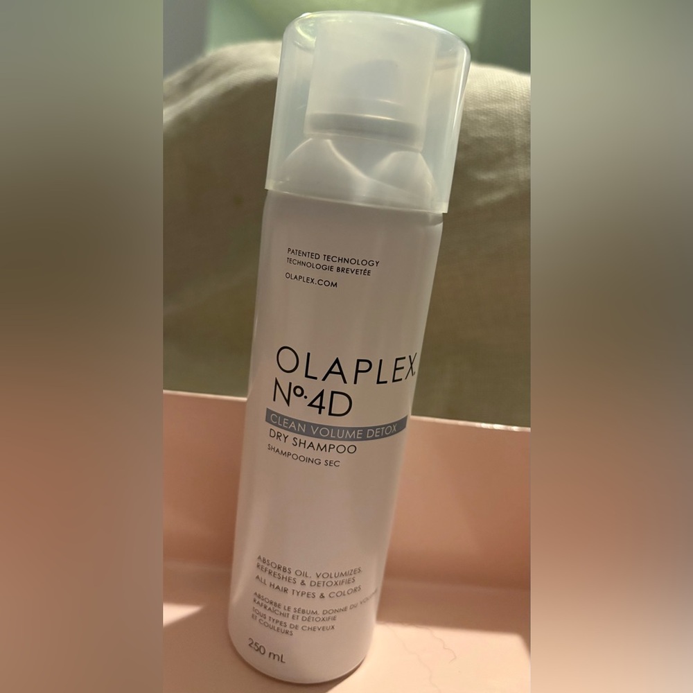 OLAPLEX No.4D Clean Volume Detox Dry Shampoo - Cream